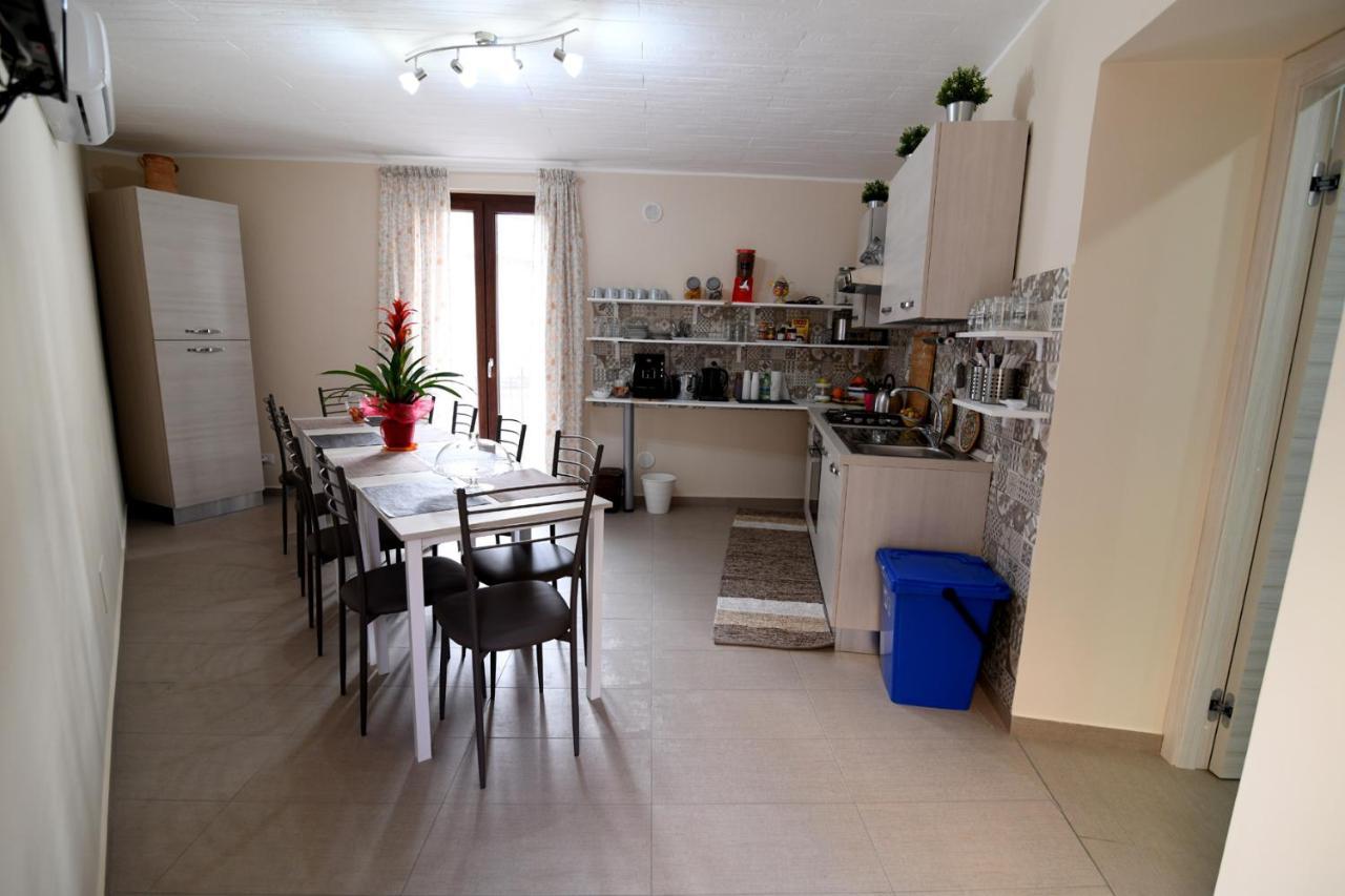 La Regina Di Saba Bed & Breakfast เปียซซา อาร์เมรีนา ภายนอก รูปภาพ