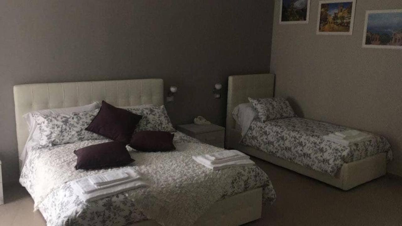 La Regina Di Saba Bed & Breakfast เปียซซา อาร์เมรีนา ภายนอก รูปภาพ