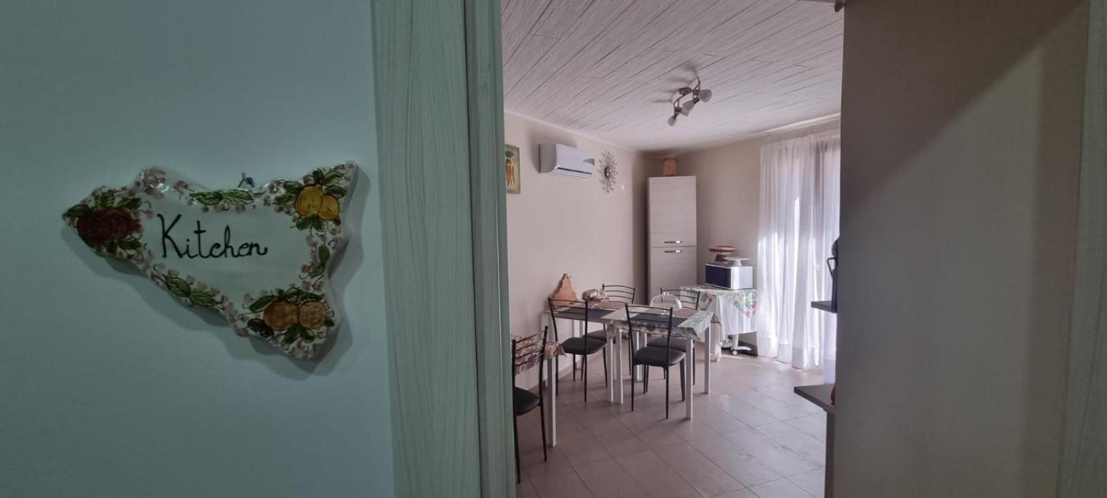 La Regina Di Saba Bed & Breakfast เปียซซา อาร์เมรีนา ภายนอก รูปภาพ