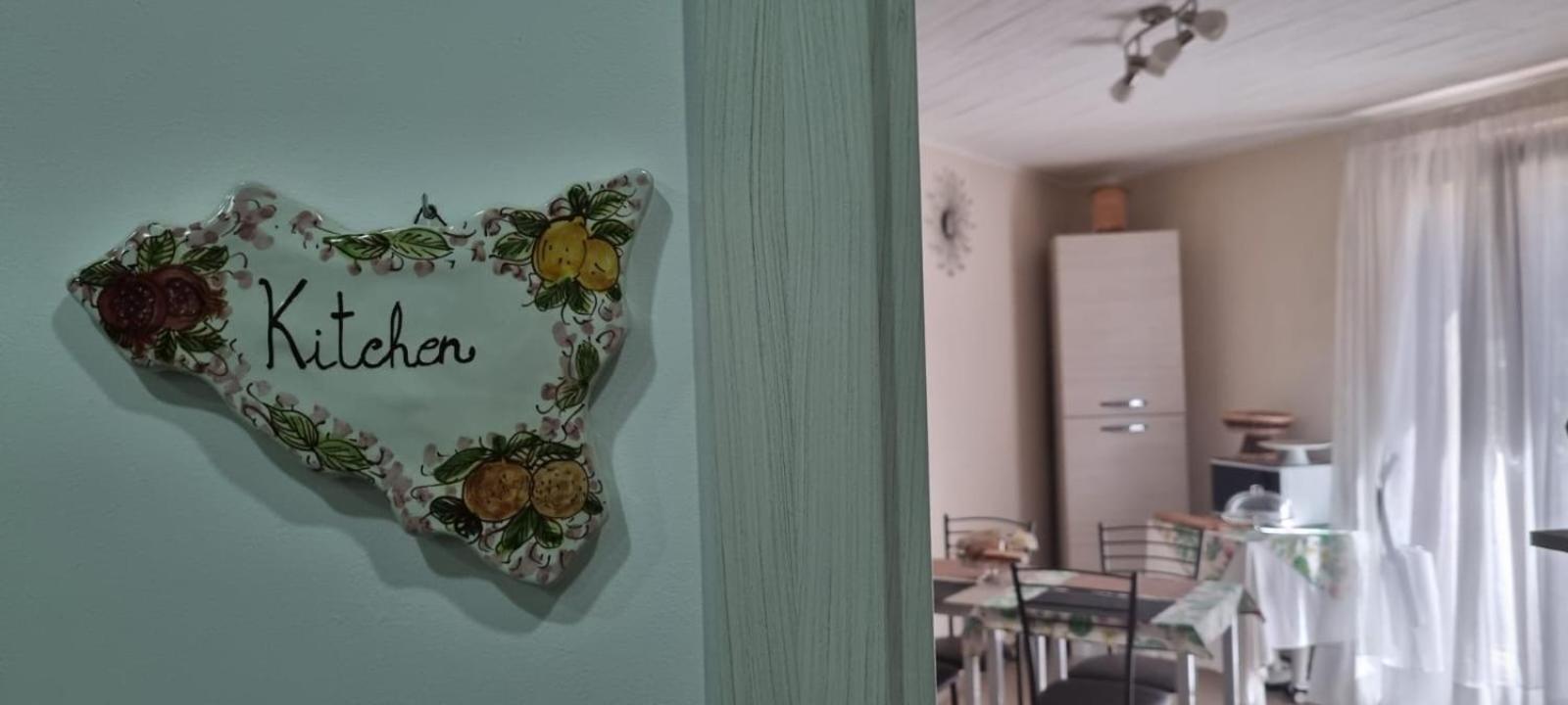 La Regina Di Saba Bed & Breakfast เปียซซา อาร์เมรีนา ภายนอก รูปภาพ