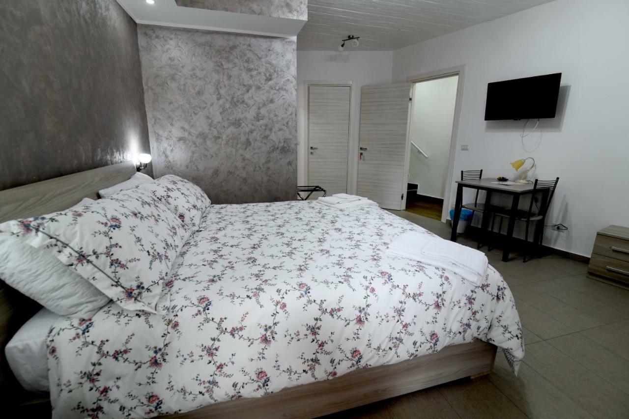 La Regina Di Saba Bed & Breakfast เปียซซา อาร์เมรีนา ภายนอก รูปภาพ